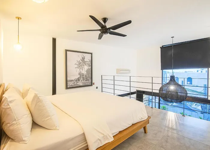 ホテル Expansive Loft 200m From *