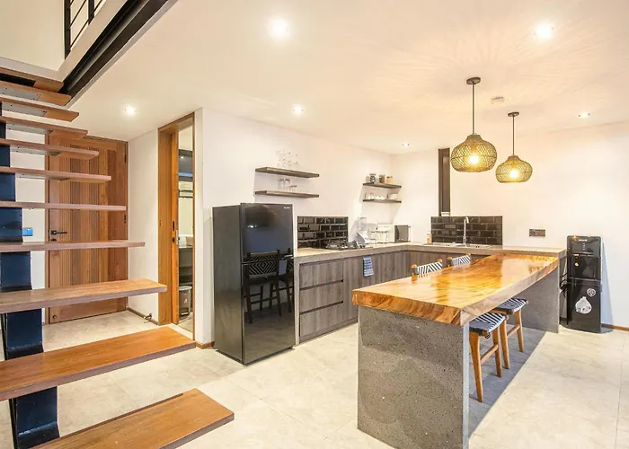 ホテル Expansive Loft 200m From
